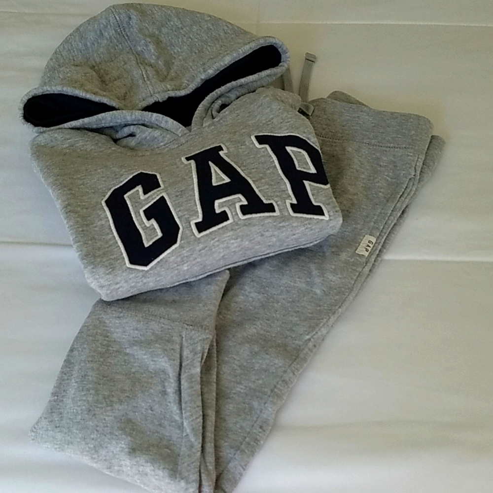 ADORABLE GAP Toddler Sweatshirt